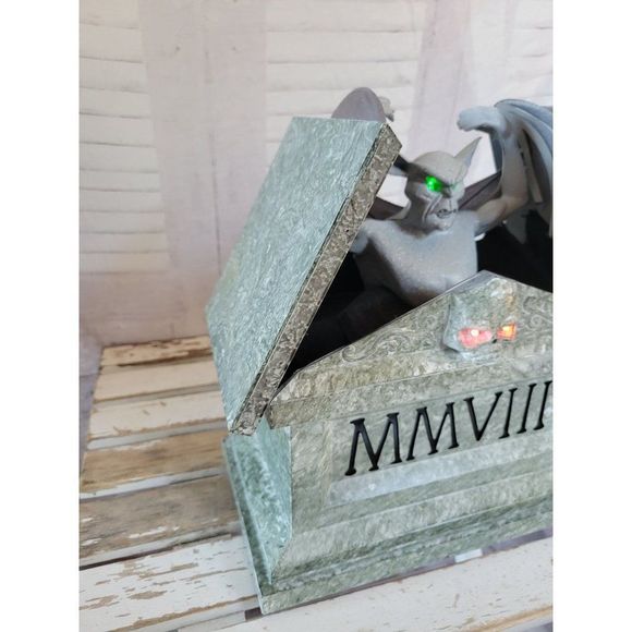 Gemmy animated gargoyle tombstone Halloween prop home animated sound - Picture 4 of 6